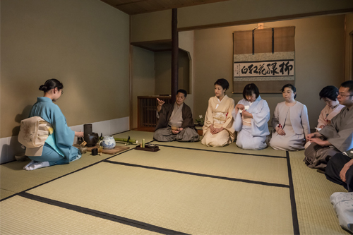 薄茶席（披錦斎）　席主：野口明嗣